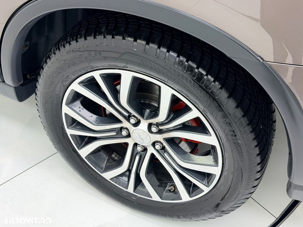 Mitsubishi Outlander 2.2 DI-D 4WD Automatik Intense - 15