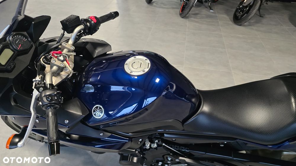 Yamaha XJ - 12