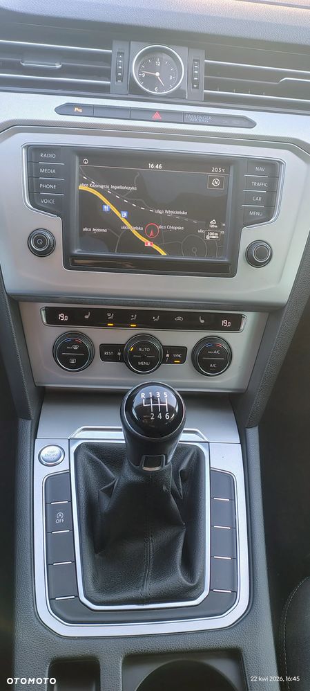Volkswagen Passat 2.0 TDI (BlueMotion Technology) Comfortline - 13
