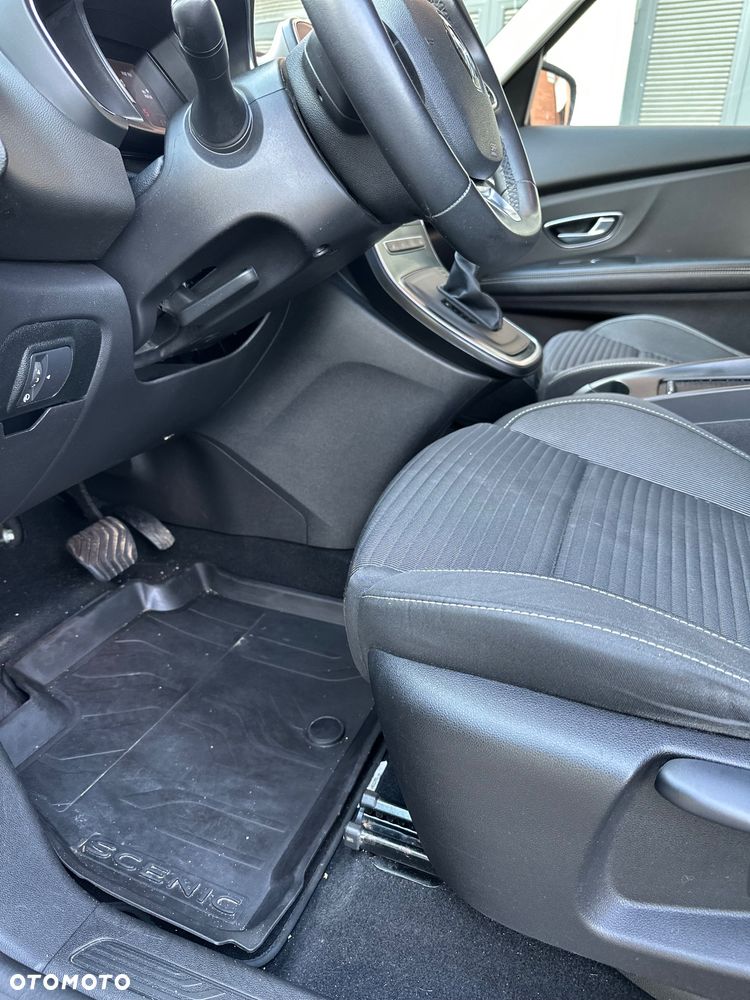 Renault Grand Scenic - 23