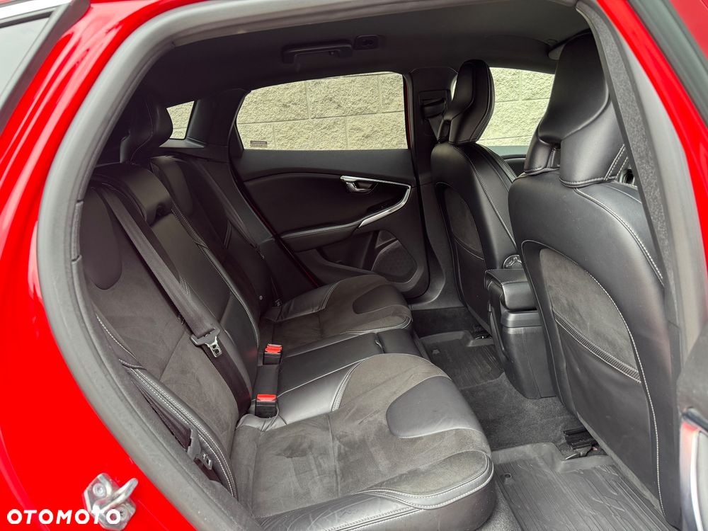 Volvo V40 T3 Drive-E R-Design Momentum - 28