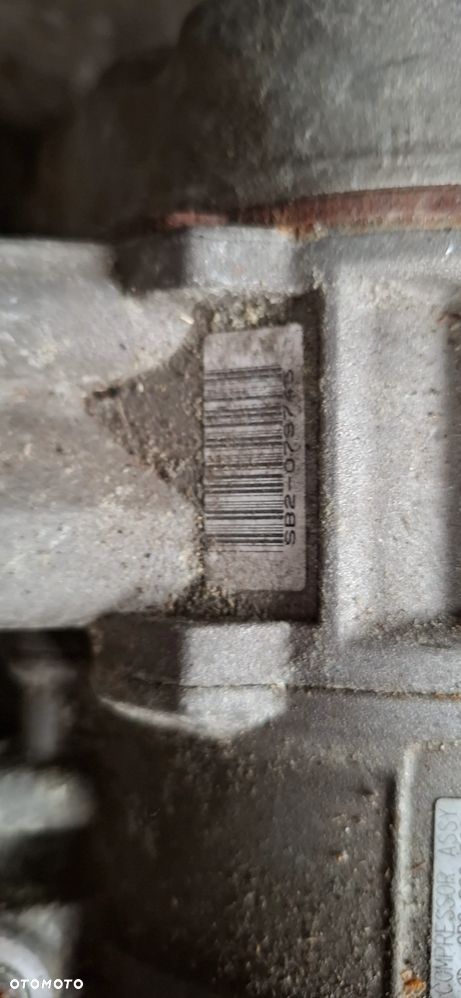 Kompresor klimatyzacji VW Passat B5 FL Lift 00-05 8D0260808 - 2