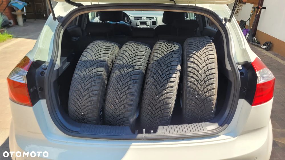 Kia Rio 1.4 Dream Team Edition - 19