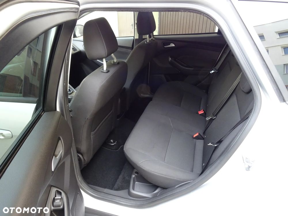 Ford Focus SW 1.6 TDCi DPF SYNC Edition - 9