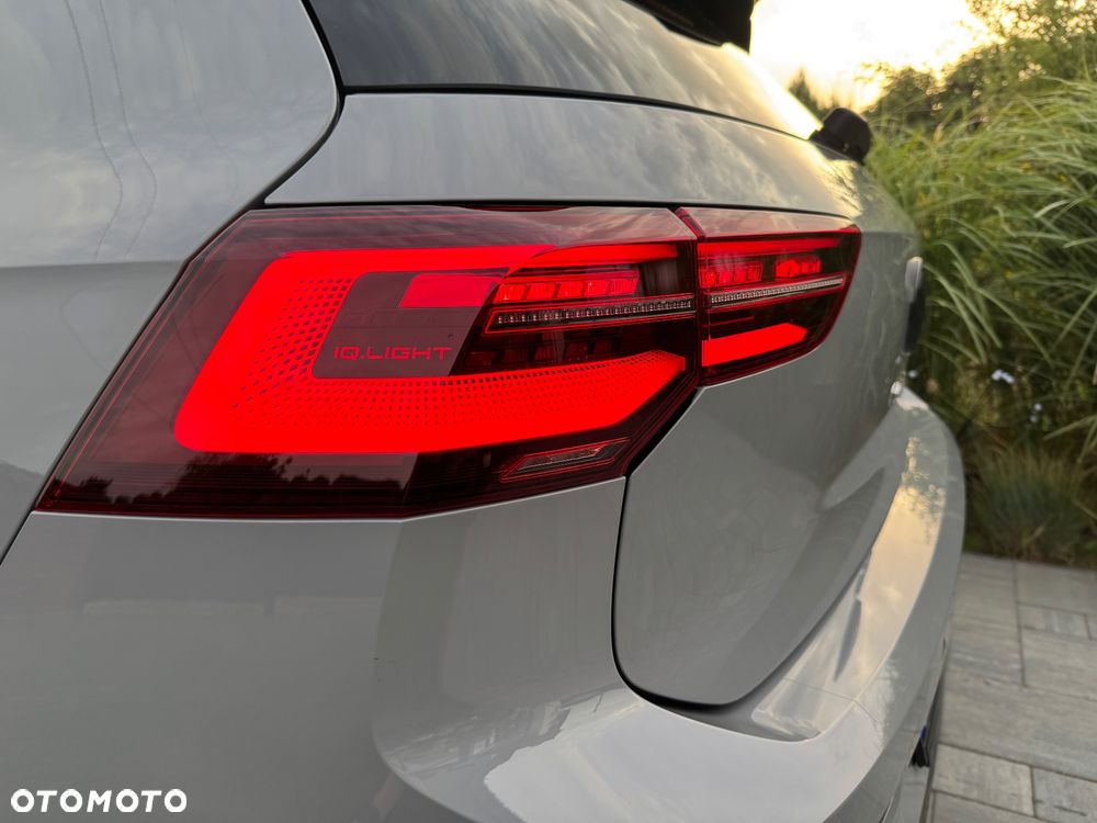 Volkswagen Golf - 22