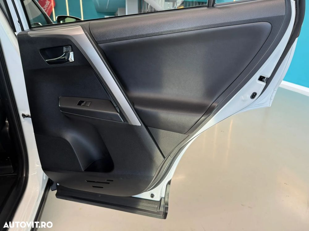 Toyota RAV4 2.5 4x4 Hybrid Executive - 24