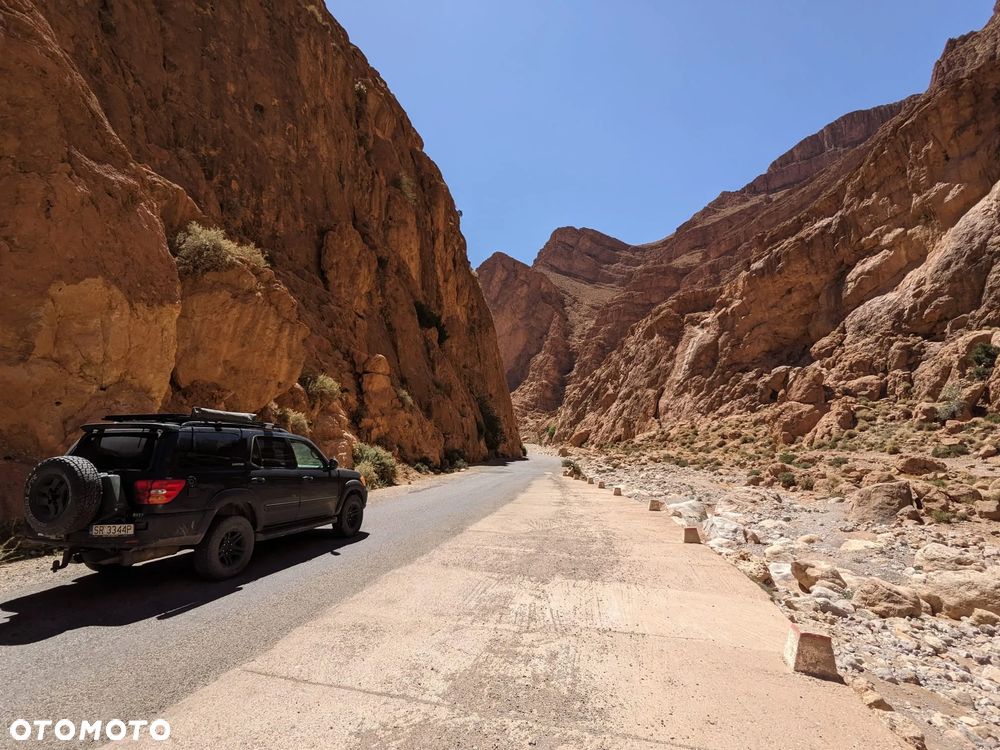 Toyota Sequoia - 3