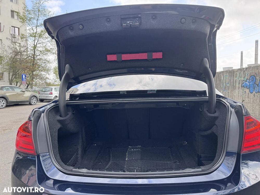 BMW Seria 3 320d DPF Aut. - 13