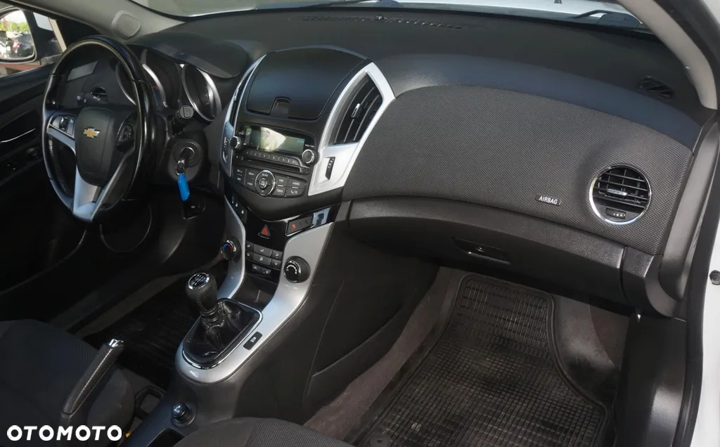 Chevrolet Cruze - 34