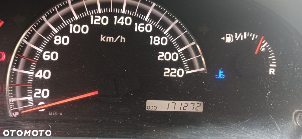 Toyota Avensis Verso 2.0 - 6