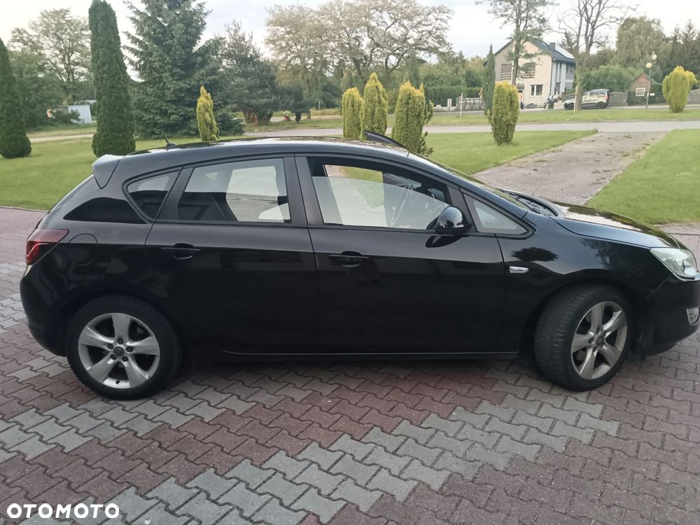Opel Astra 1.6 Turbo 150 Jahre - 5