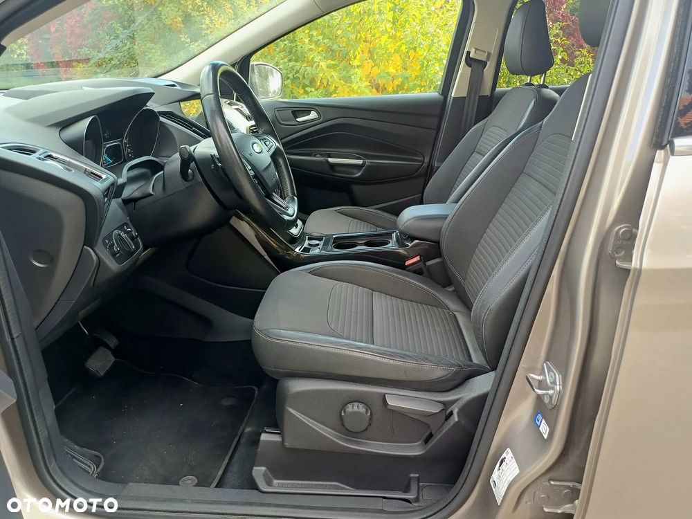Ford Kuga 2.0 TDCi FWD Titanium - 17