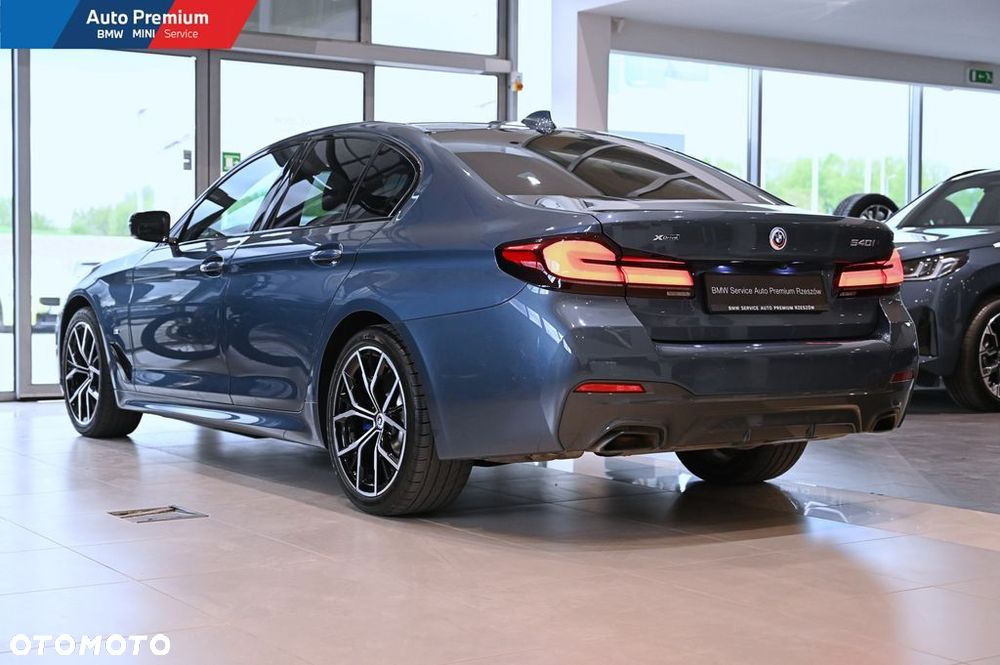 BMW Seria 5 540i xDrive mHEV - 22