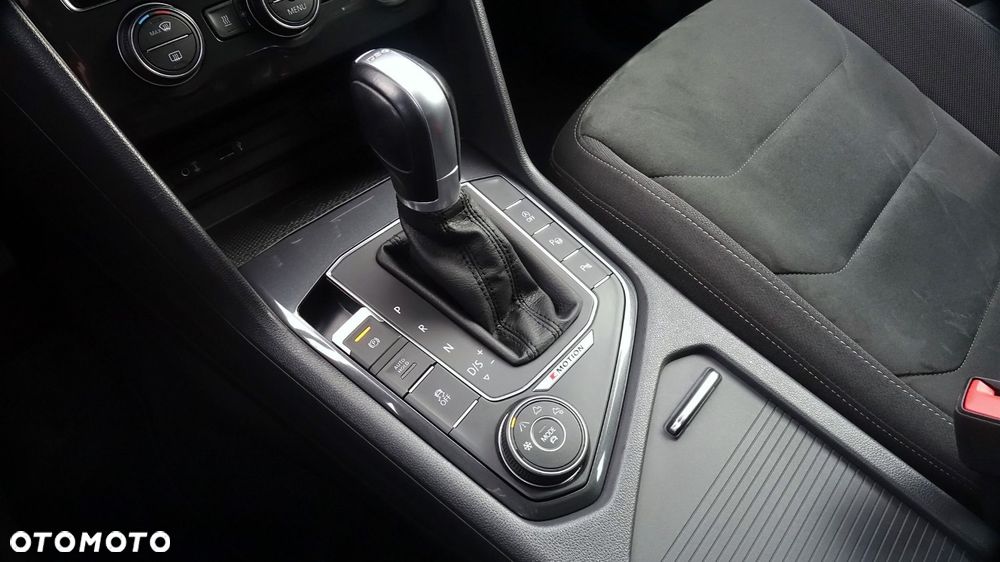 Volkswagen Tiguan - 38