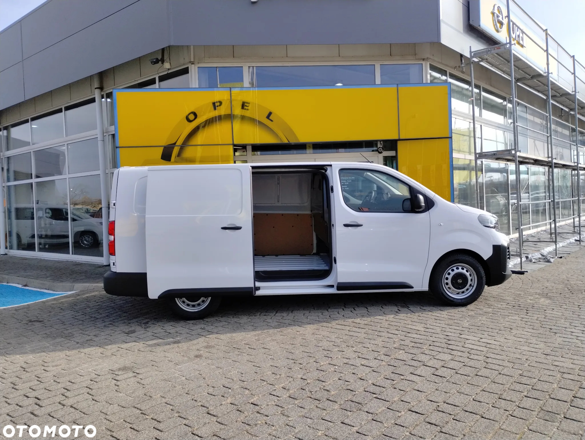 Opel Vivaro Extra Long - 9