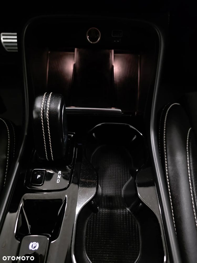 Volvo XC 40 D3 SCR R-Design - 19