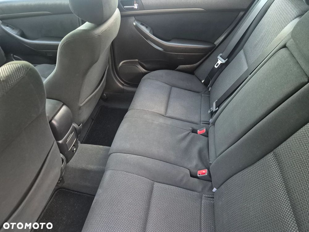 Toyota Avensis 1.8 VVT-i Combi Executive - 14