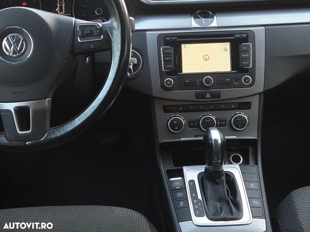 Volkswagen Passat 2.0 TDI DSG Comfortline - 12