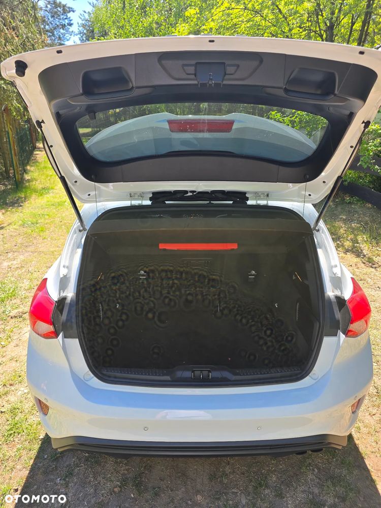 Ford Focus 1.5 EcoBoost ST-Line - 13