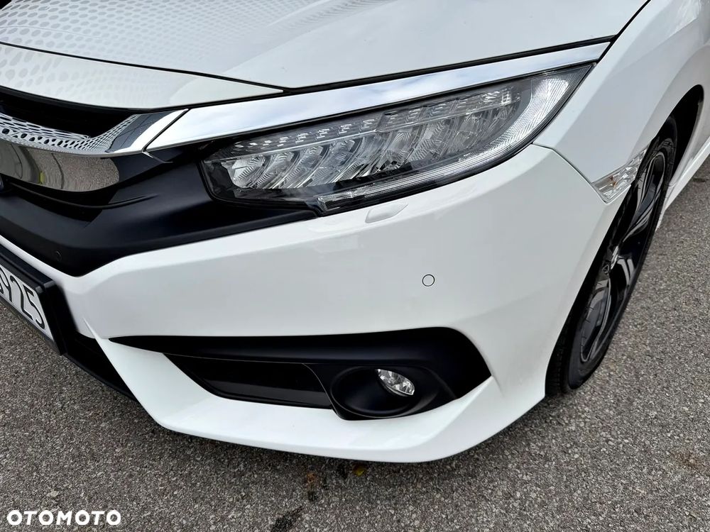 Honda Civic 1.5 i-VTEC Turbo CVT Executive - 11