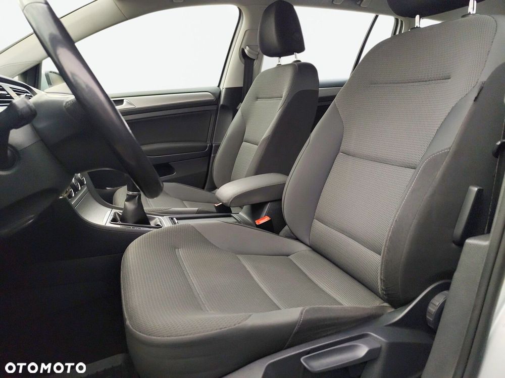 Volkswagen Golf Variant - 10