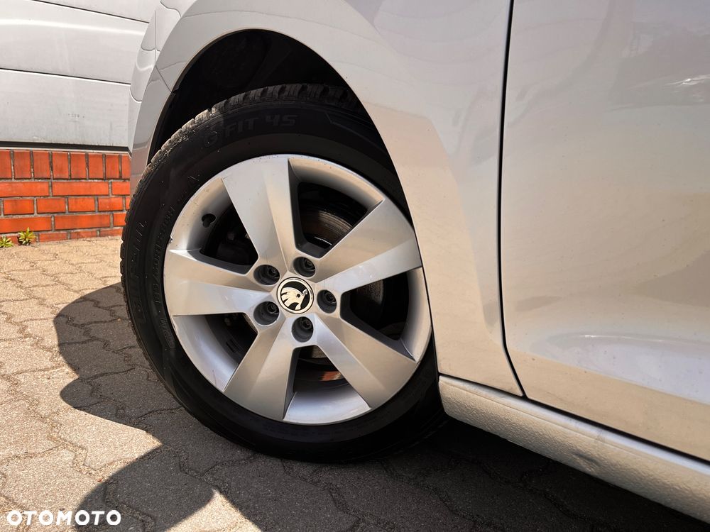 Skoda RAPID 1.0 TSI Drive DSG - 3
