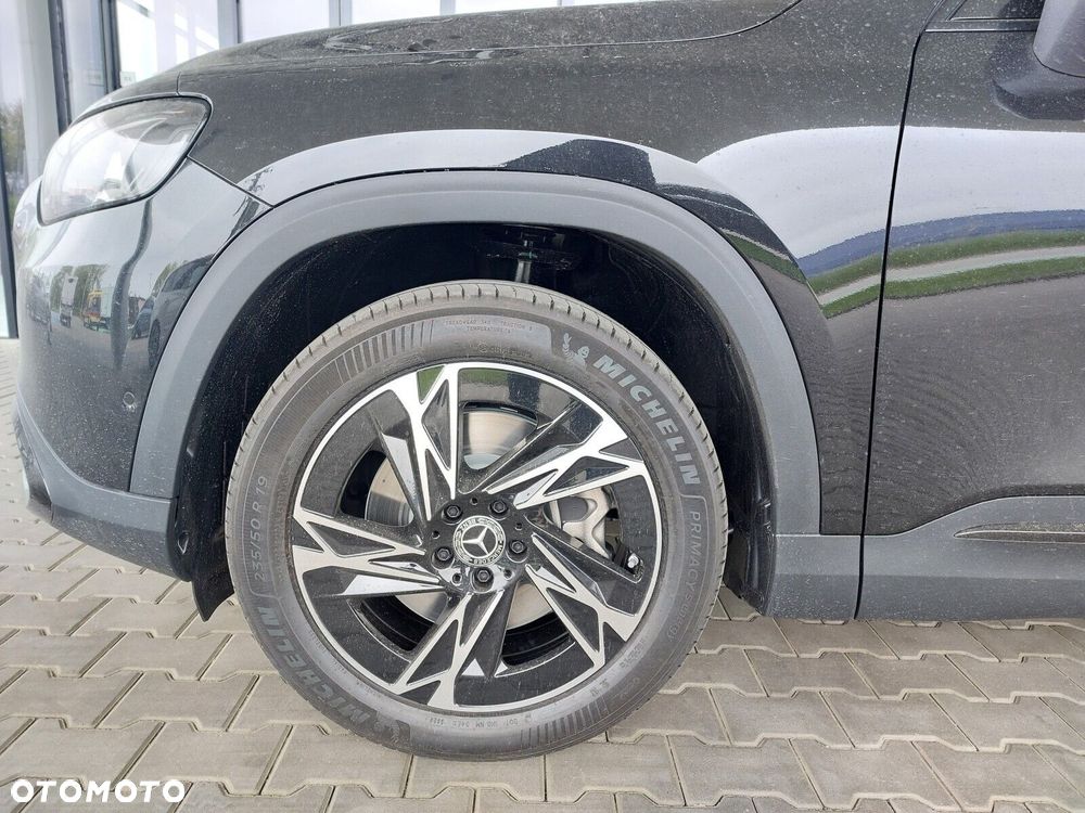 Mercedes-Benz GLB - 12