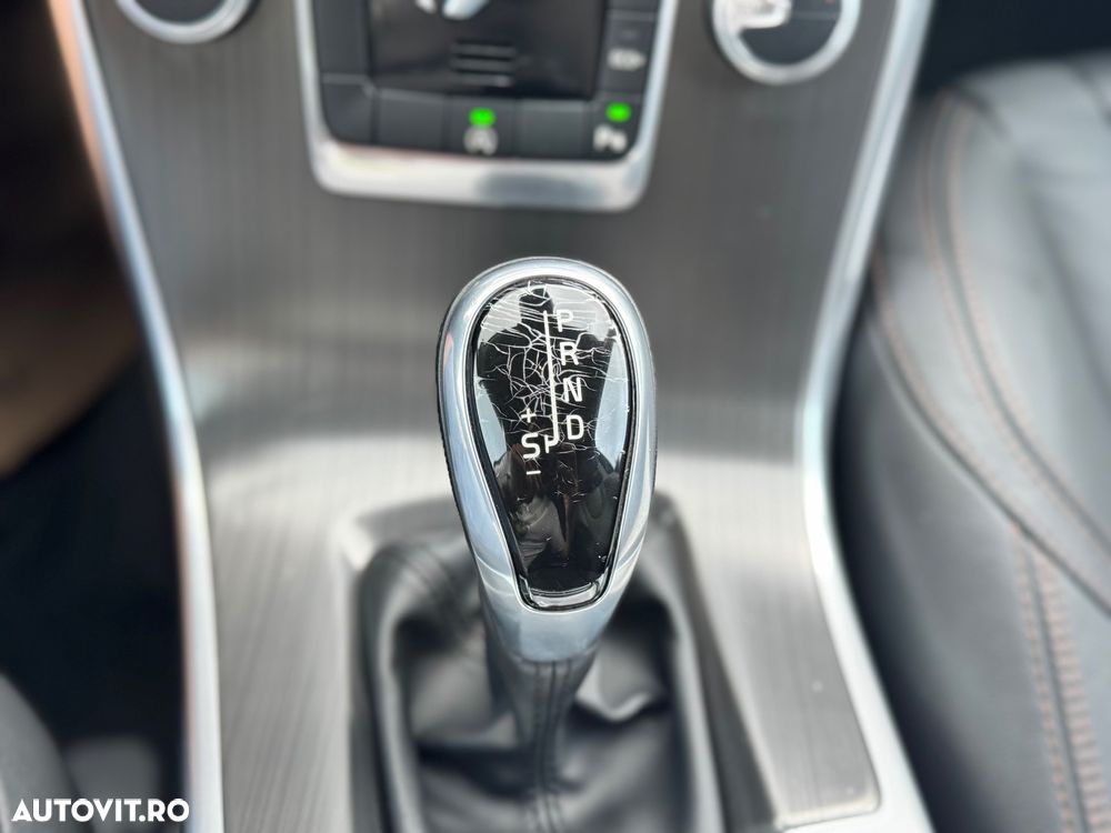 Volvo XC 60 D4 Geartronic Summum - 32