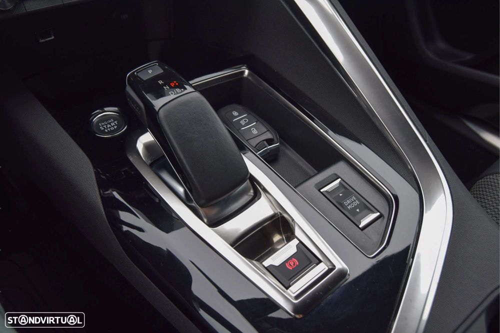Peugeot 3008 1.6 Hybrid GT e-EAT8 - 24