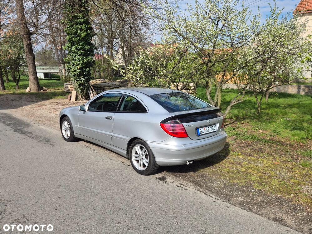 Mercedes-Benz Klasa C 180 Kompressor Sportcoupe - 4