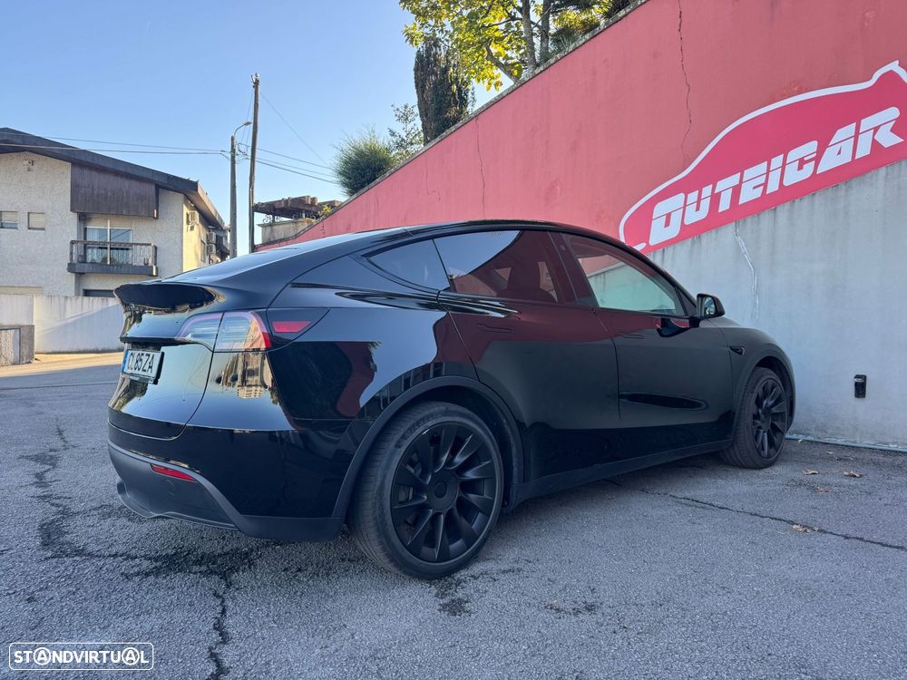 Tesla Model Y 2023 photo 3