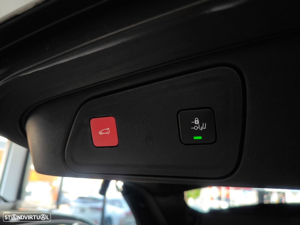 Peugeot 3008 1.6 Hybrid GT Pack e-EAT8 - 31