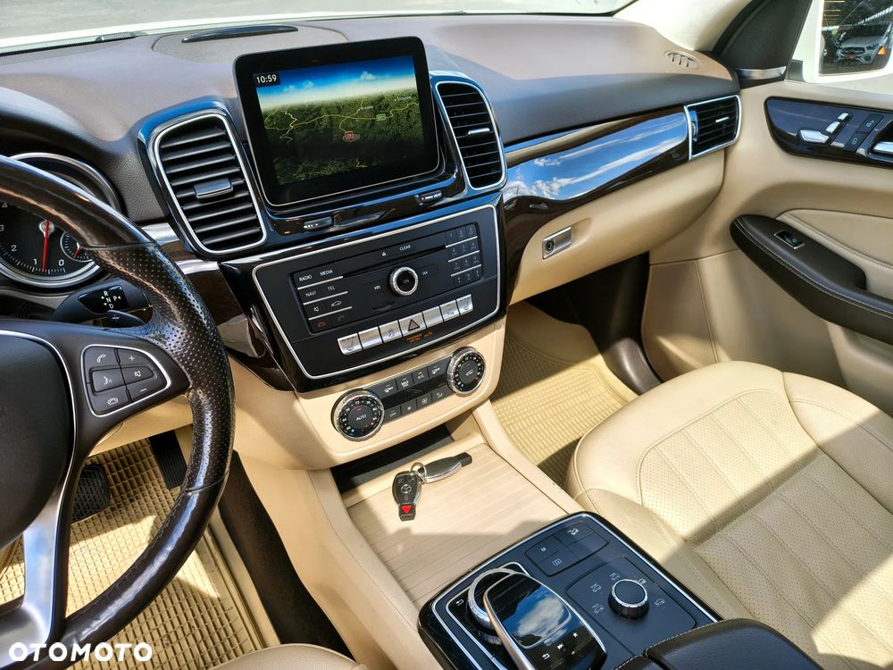 Mercedes-Benz GLE - 25