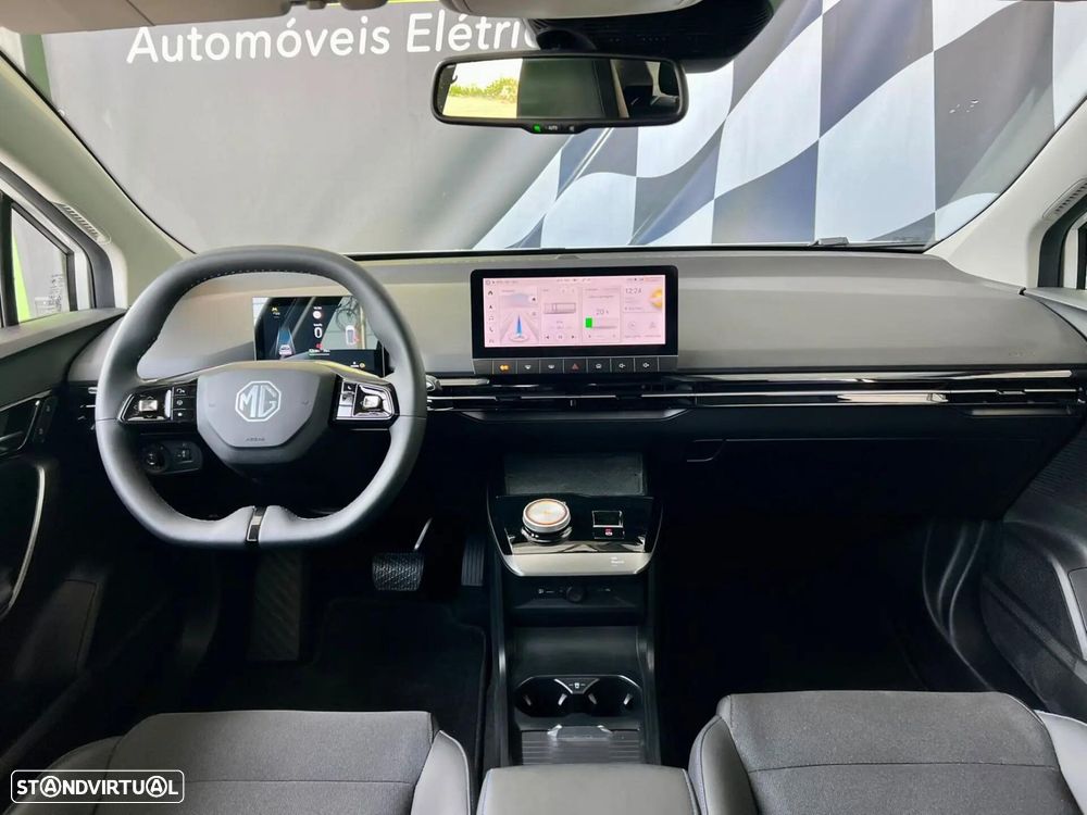 MG MG4 64 kWh Luxury - 13