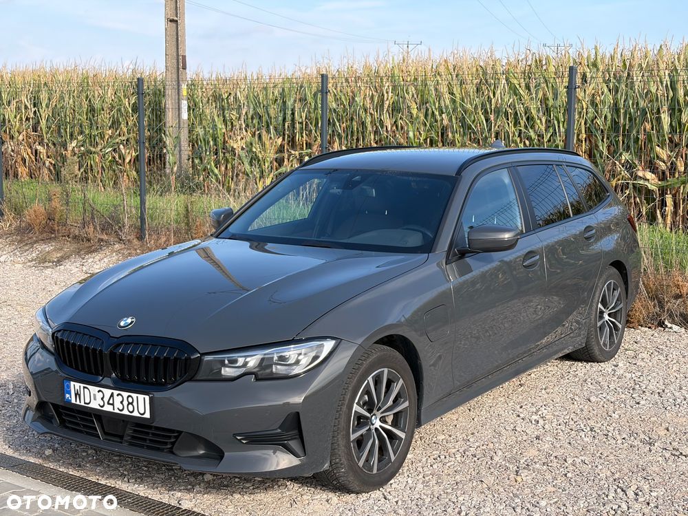 BMW Seria 3 330e Luxury Line - 1