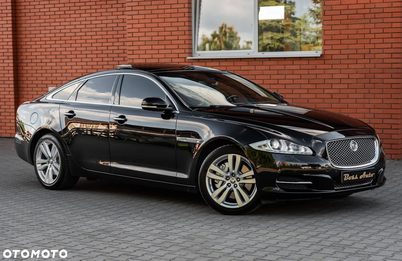 Jaguar XJ 3.0 T AWD LWB Premium Luxury - 2