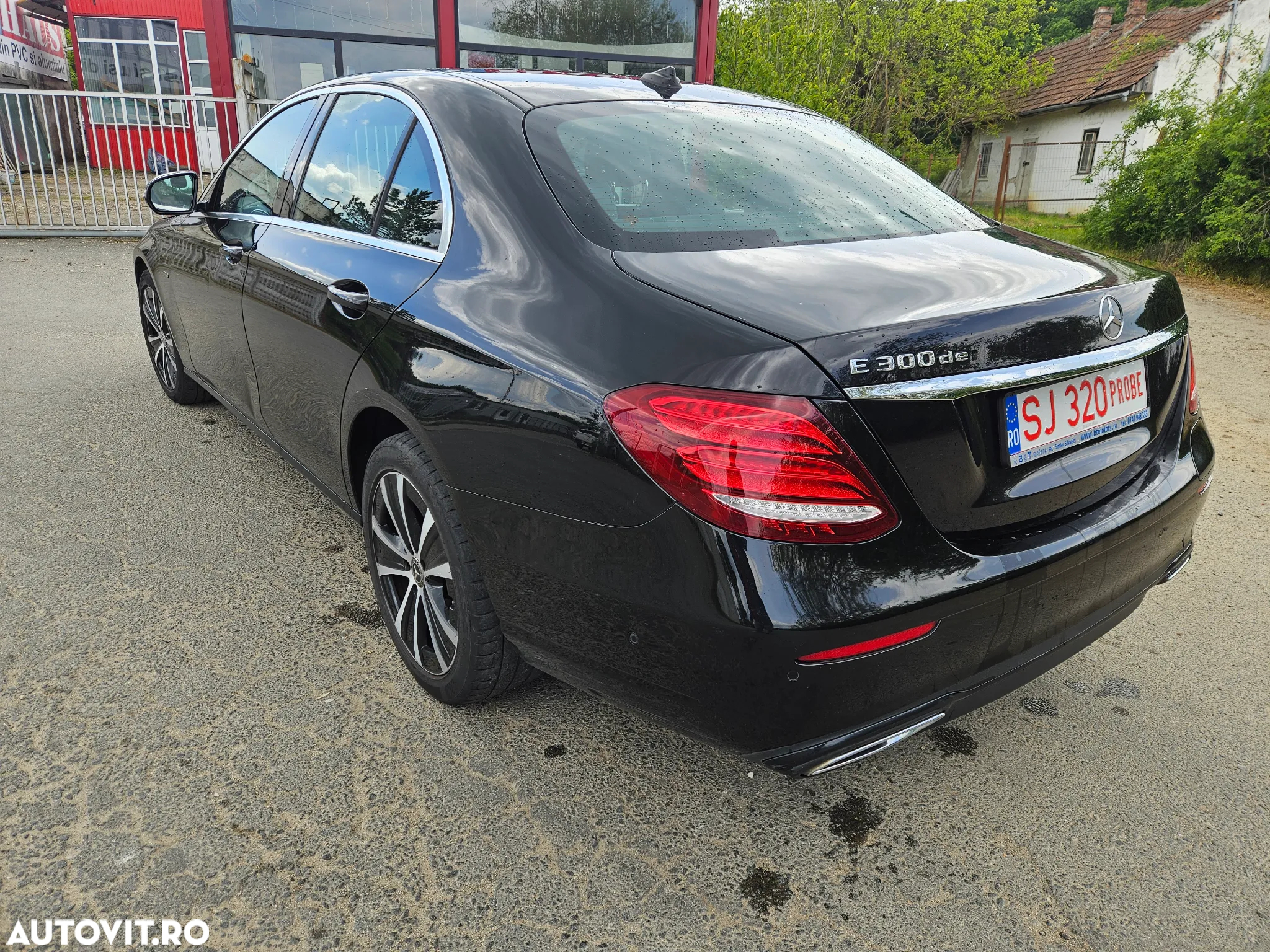 Mercedes-Benz E 300 de 9G-TRONIC - 4