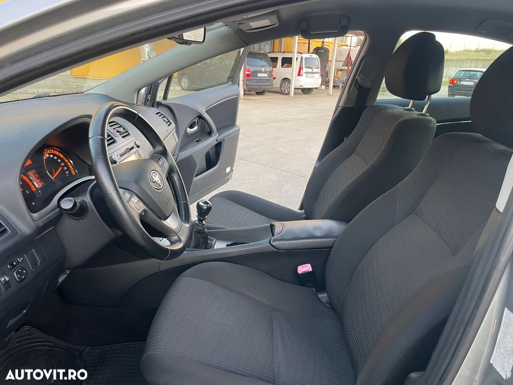 Toyota Avensis - 9