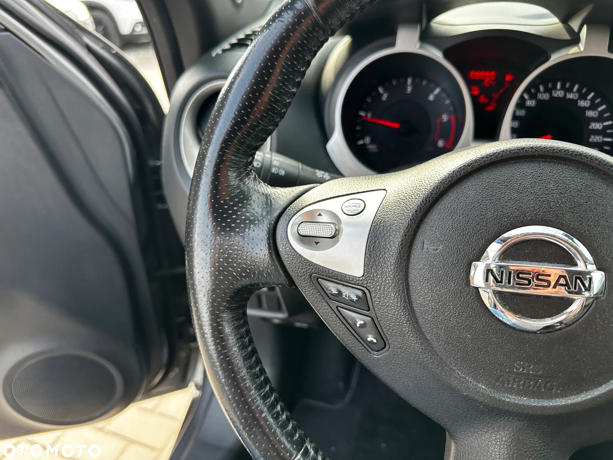 Nissan Juke - 10