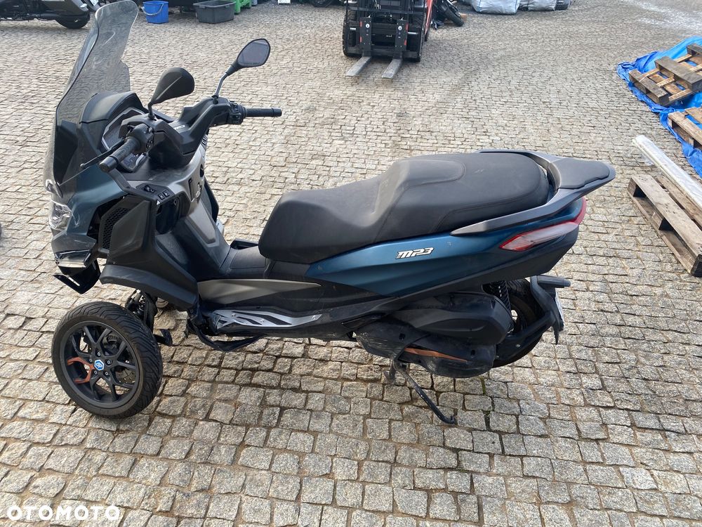 Piaggio MP-3 - 2
