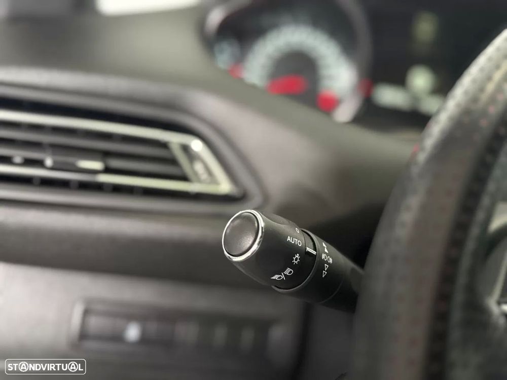 Peugeot 308 1.2 PureTech GT Line - 44