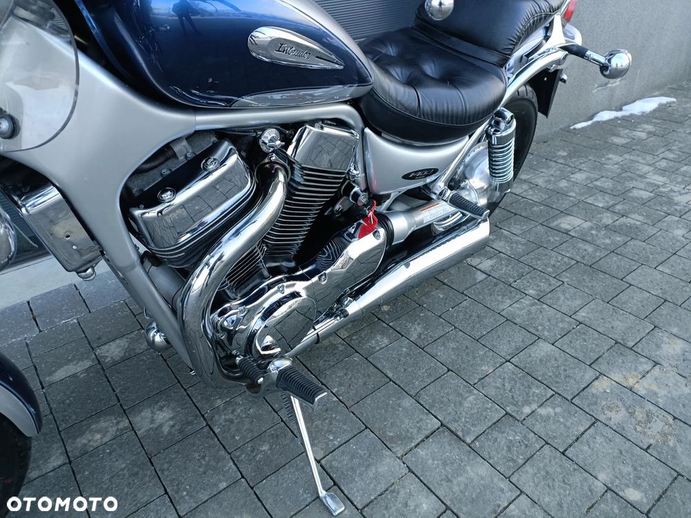 Suzuki Intruder - 2