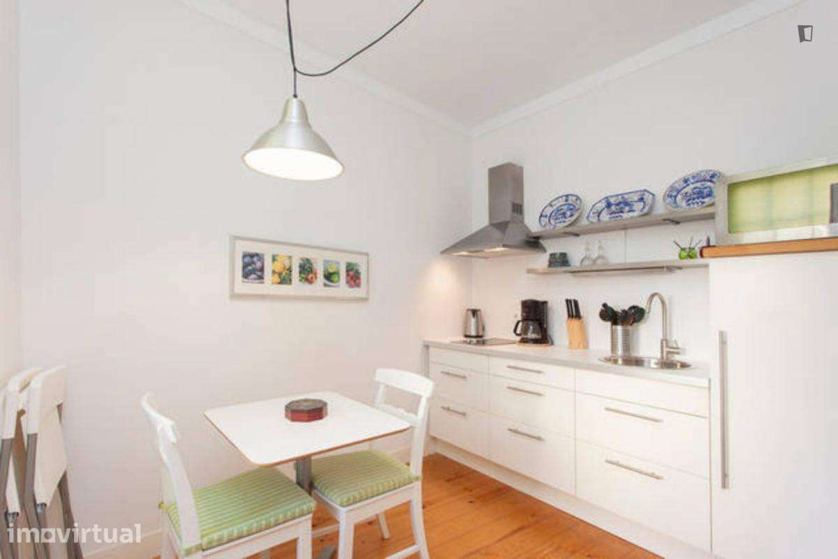 Apartamento com 1 quartos - localizado em Mouraria Lisbon - Grande imagem: 2/6