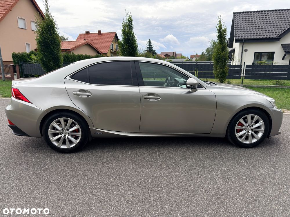 Lexus IS 300h F Sport - 13