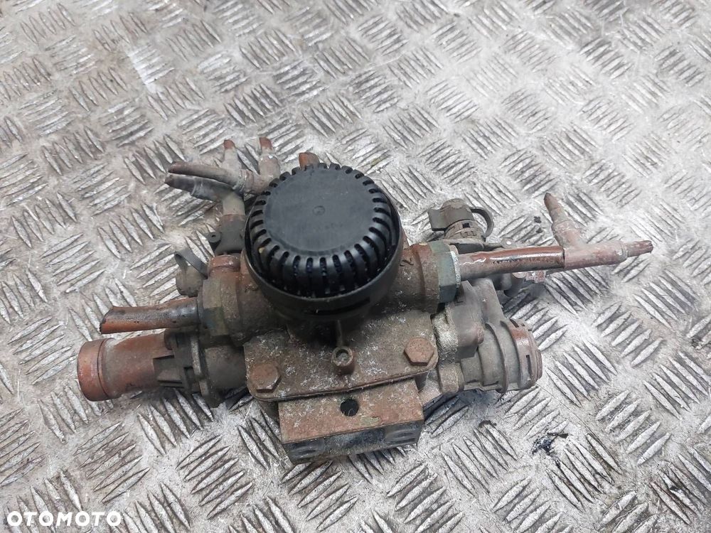 ZAWÓR KOREKTOR SIŁY HAMOWANIA VOLVO FL6 4757210010 - 3