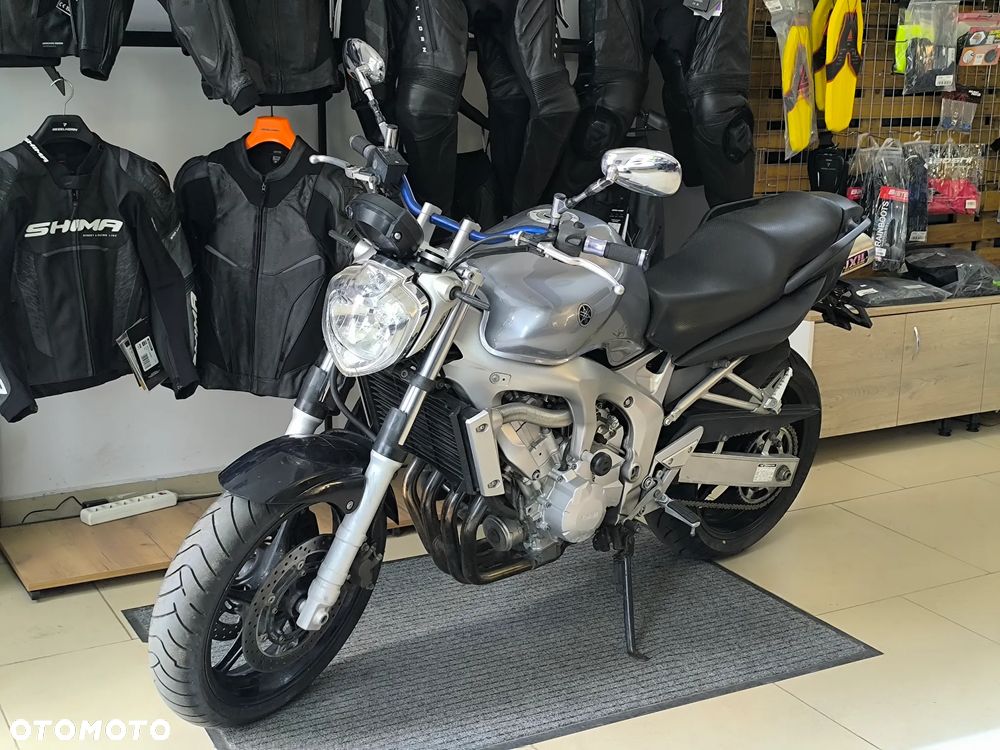 Yamaha FZ6 - 3