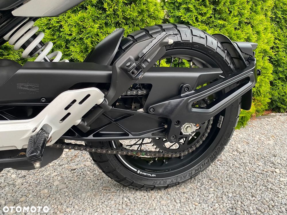 Husqvarna Svartpilen - 25