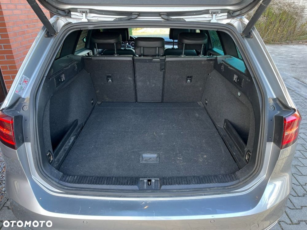 Volkswagen Passat - 35