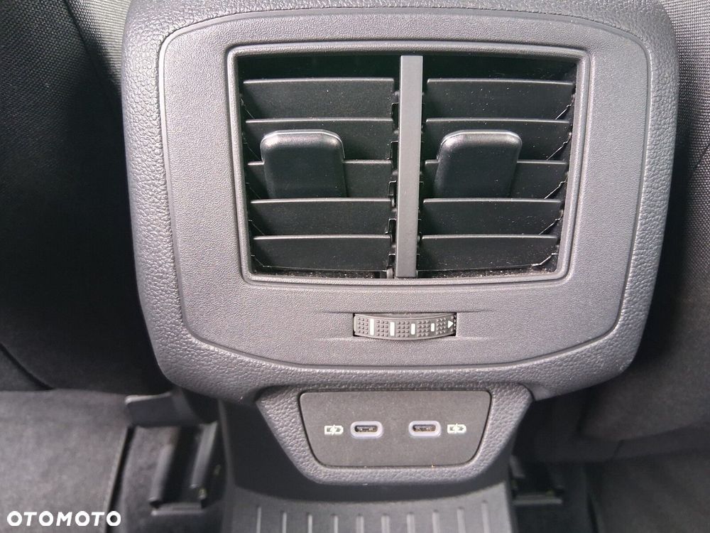 Volkswagen T-Roc 1.5 TSI Special Edition - 13