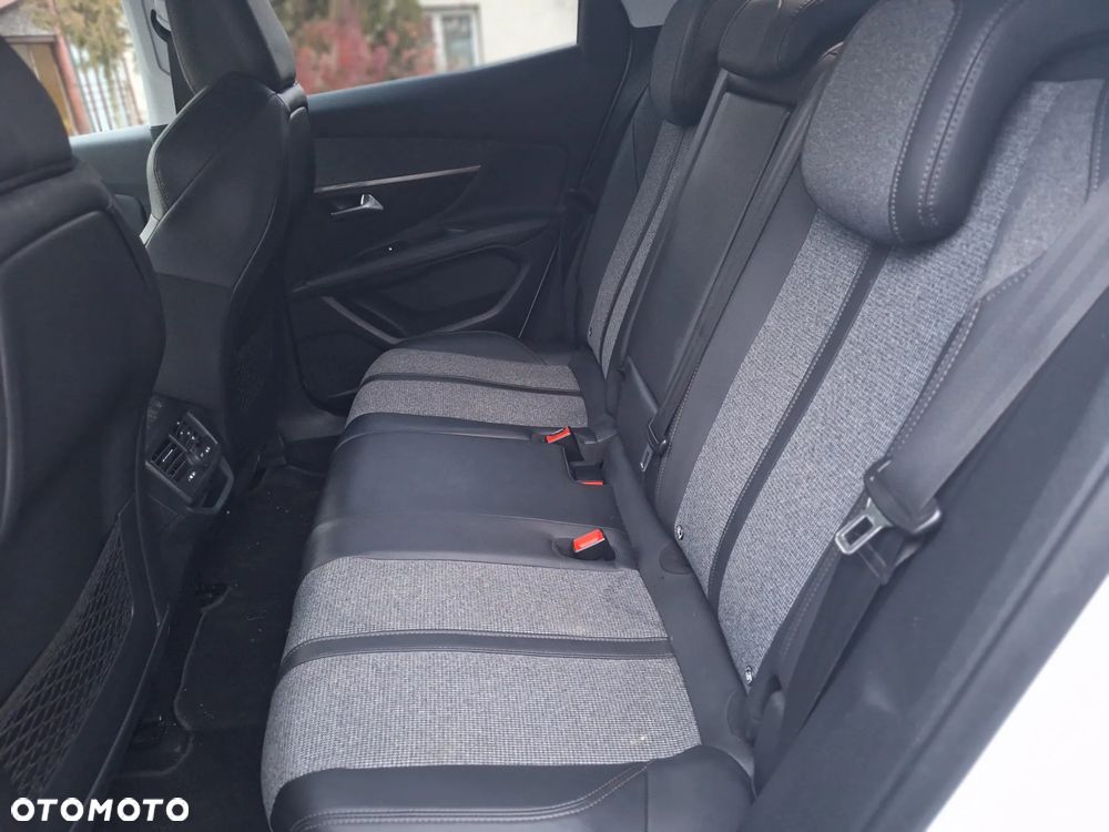 Peugeot 3008 1.2 PureTech Allure S&S - 26